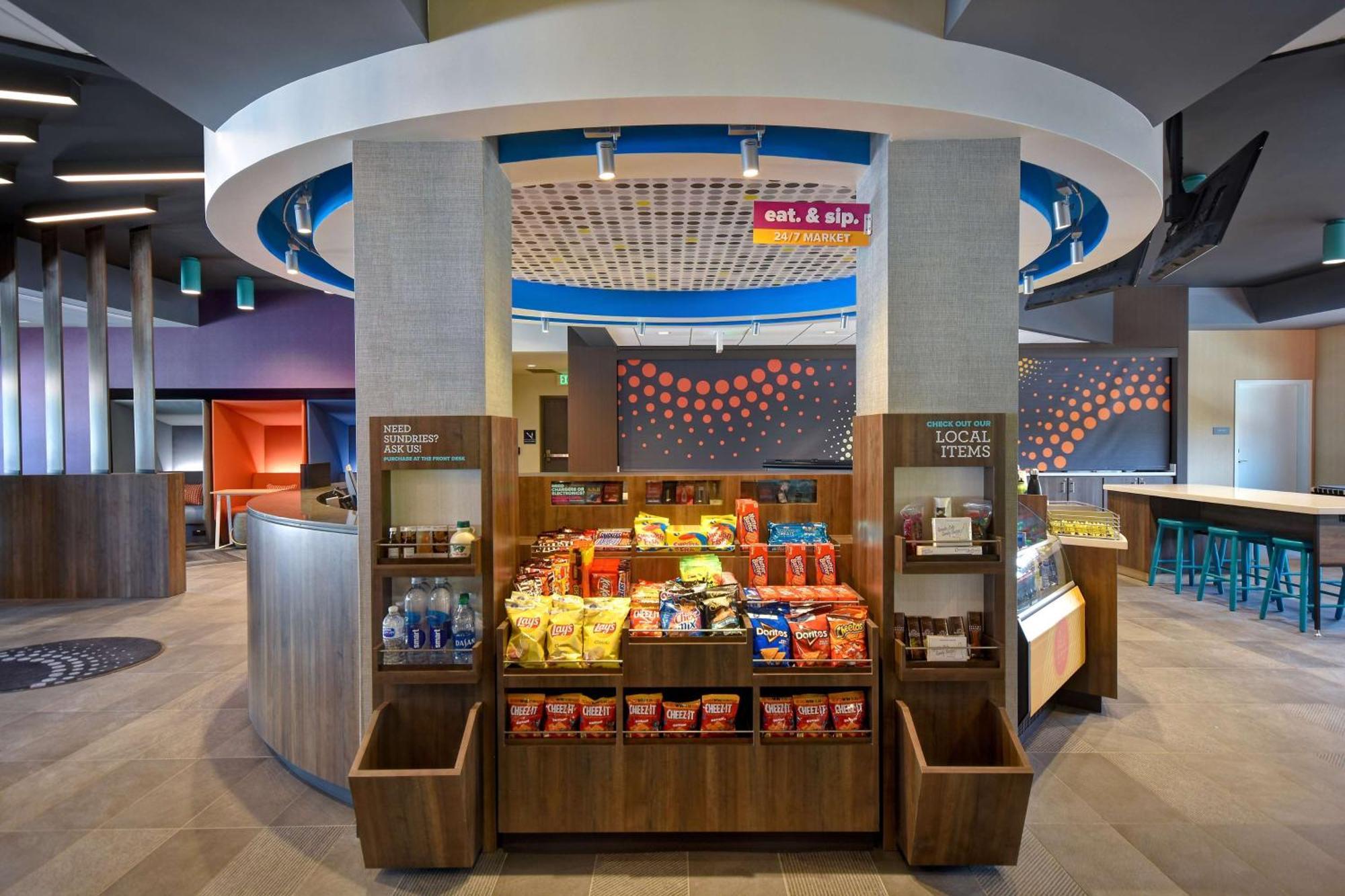 Tru By Hilton Manchester Downtown Exterior photo